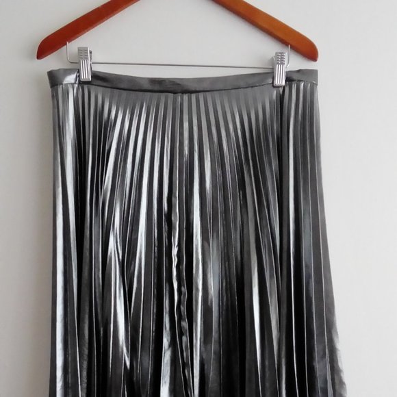 TOPSHOP Metallic Pleated Midi Skirt - Picture 7 of 9